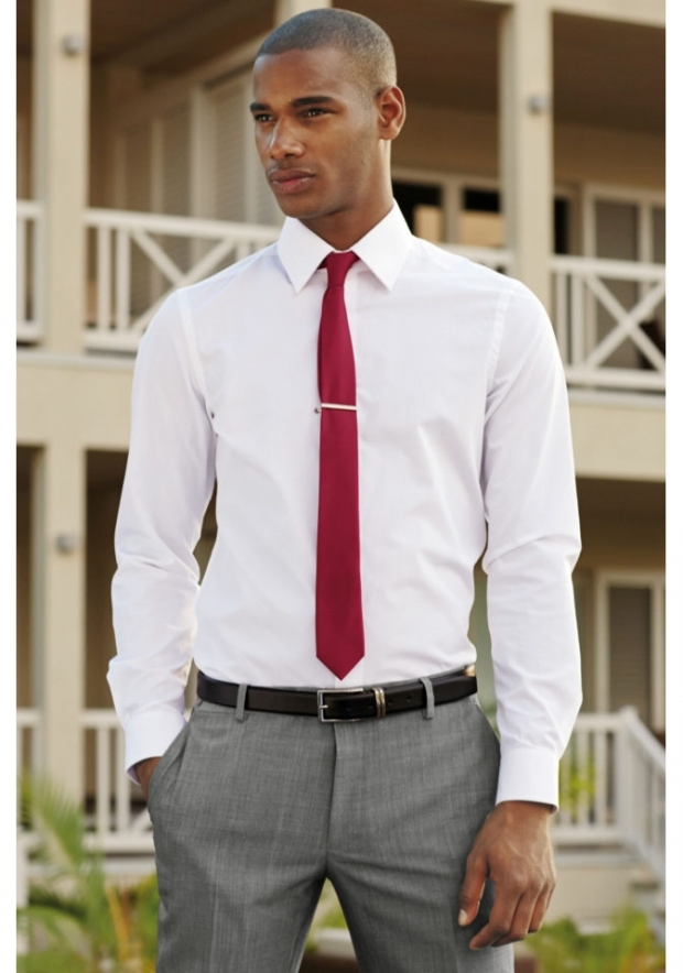 Красный галстук и рубашка
