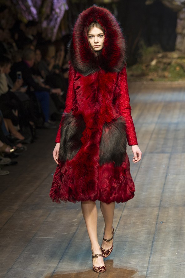 Модные тенденции осень зима 2014 2015 красный мех